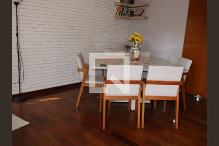 Sala de casa à venda com 3 quartos, 280m² em Jardim Piqueroby, São Paulo