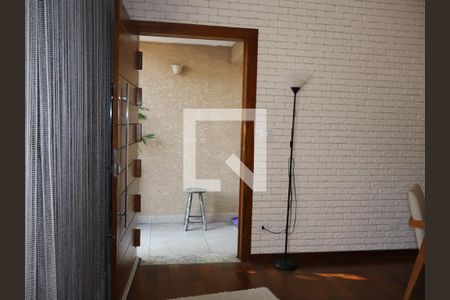 Sala de casa à venda com 3 quartos, 280m² em Jardim Piqueroby, São Paulo