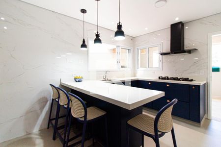 Cozinha de casa à venda com 4 quartos, 211m² em Vila Romana, São Paulo