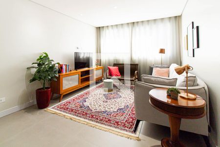 Casa à venda com 4 quartos, 211m² em Vila Romana, São Paulo
