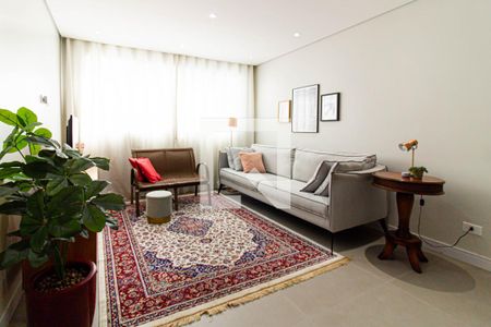 Casa à venda com 4 quartos, 211m² em Vila Romana, São Paulo