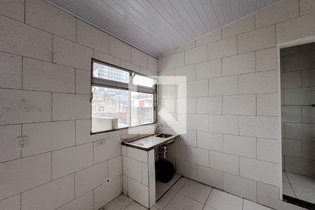Cozinha de casa para alugar com 1 quarto, 60m² em Vila Invernada, São Paulo
