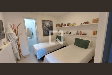 Quarto de casa para alugar com 4 quartos, 450m² em Vila Morumbi, São Paulo