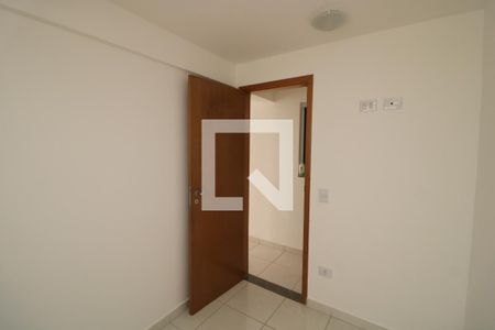 Quarto 2 de casa para alugar com 2 quartos, 60m² em Vila Bela, São Paulo