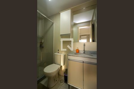 Banheiro da Suíte de apartamento para alugar com 2 quartos, 75m² em Santo Antônio, Porto Alegre