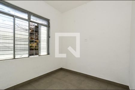 Quarto 1 de kitnet/studio para alugar com 2 quartos, 40m² em Santa Efigênia, Belo Horizonte