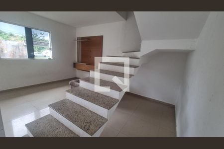 Sala de casa de condomínio à venda com 4 quartos, 300m² em Vargem Grande, Rio de Janeiro