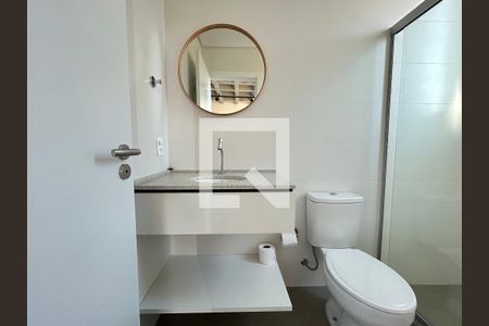 Banheiro de apartamento para alugar com 1 quarto, 34m² em Pantanal, Florianópolis