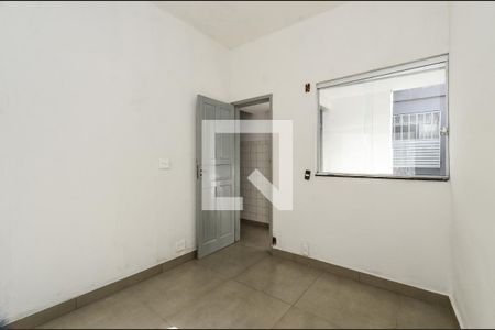 Quarto 2 de kitnet/studio para alugar com 2 quartos, 38m² em Santa Efigênia, Belo Horizonte