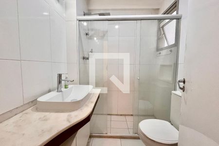 Banheiro  de apartamento para alugar com 1 quarto, 48m² em Copacabana, Rio de Janeiro