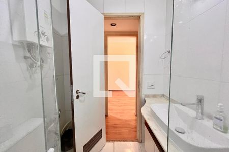 Banheiro  de apartamento para alugar com 1 quarto, 48m² em Copacabana, Rio de Janeiro