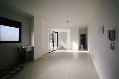Sala/Cozinha e Área de Serviço de apartamento para alugar com 2 quartos, 47m² em Vila Nhocuné, São Paulo
