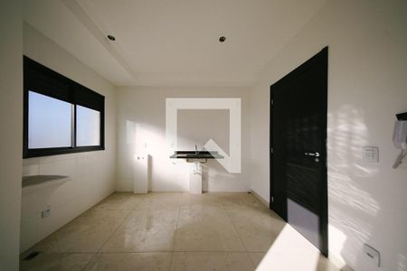 Sala/Cozinha e Área de Serviço de apartamento para alugar com 2 quartos, 47m² em Vila Nhocuné, São Paulo
