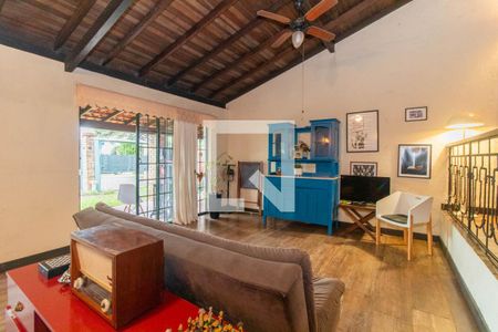 Sala de casa à venda com 2 quartos, 200m² em Vila Assunção, Porto Alegre