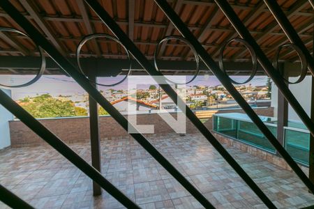 Casa para alugar com 3 quartos, 360m² em Floramar, Belo Horizonte