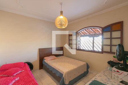 Casa para alugar com 3 quartos, 360m² em Floramar, Belo Horizonte