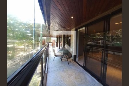 Varanda de apartamento para alugar com 2 quartos, 160m² em Barra da Tijuca, Rio de Janeiro