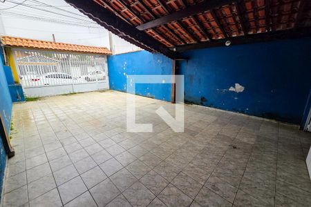 Garagem de casa para alugar com 3 quartos, 151m² em Maracanã, Praia Grande
