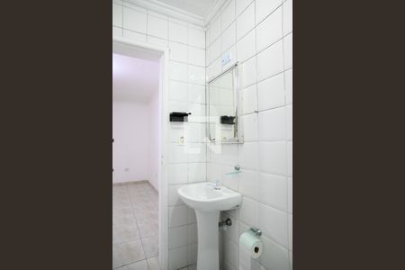 Banheiro de casa para alugar com 2 quartos, 90m² em Parque Fongaro, São Paulo