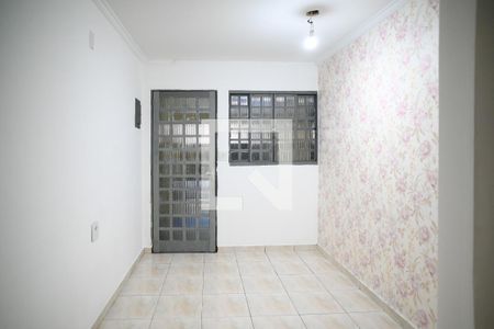 Sala de casa para alugar com 2 quartos, 90m² em Parque Fongaro, São Paulo