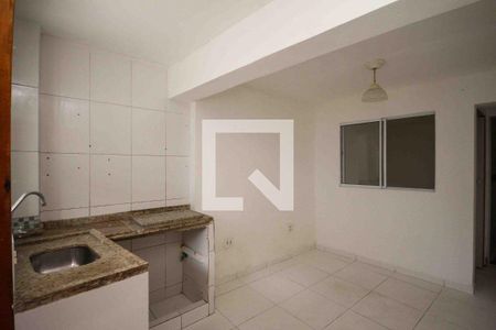Casa para alugar com 1 quarto, 40m² em Parque Santa Madalena, São Paulo