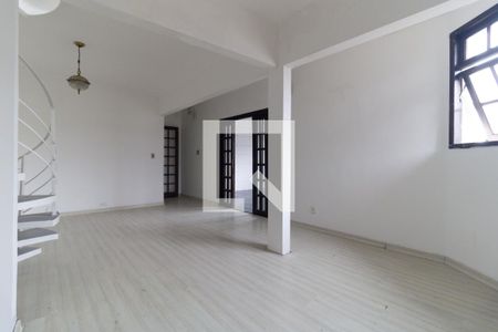 Sala de casa para alugar com 3 quartos, 160m² em Jardim Patente, São Paulo