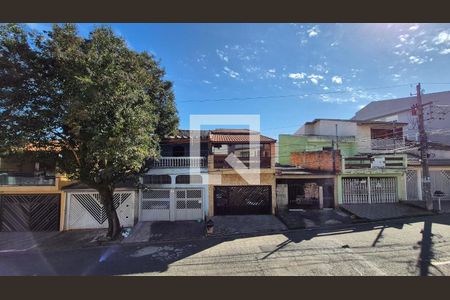 Vista de casa à venda com 3 quartos, 160m² em Jardim Marek, Santo André