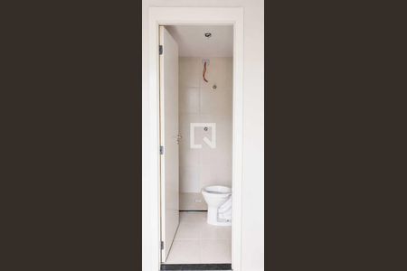 Banheiro de kitnet/studio para alugar com 1 quarto, 17m² em Vila Andrade, São Paulo