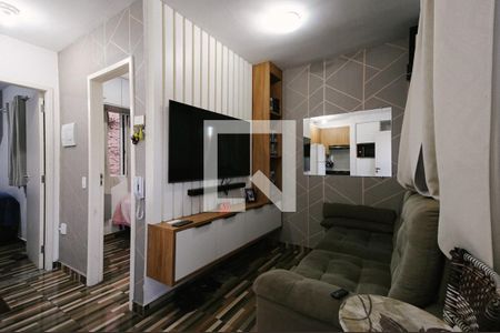 Sala/Cozinha e Área de Serviço de apartamento para alugar com 2 quartos, 30m² em Vila Ré, São Paulo