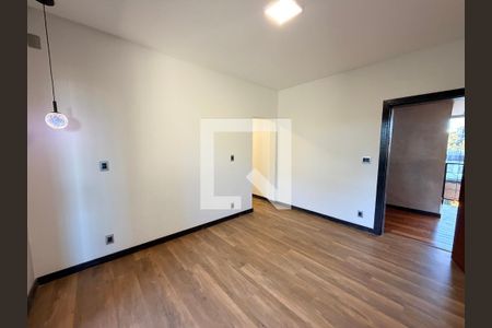 Suíte de casa de condomínio para alugar com 7 quartos, 495m² em Aeroporto, Juiz de Fora