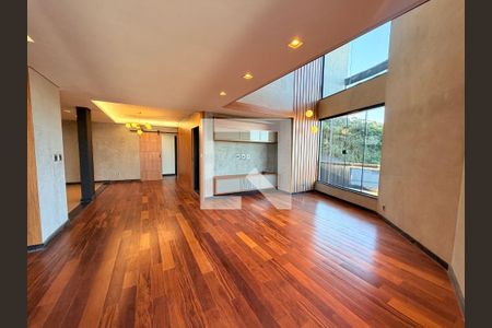 Sala de casa de condomínio para alugar com 7 quartos, 495m² em Aeroporto, Juiz de Fora