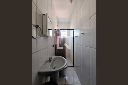 Banheiro 2 de casa à venda com 4 quartos, 100m² em Jardim Vista Alegre, São Paulo