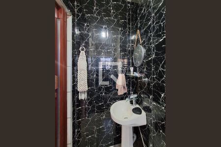 Banheiro de casa à venda com 4 quartos, 100m² em Jardim Vista Alegre, São Paulo