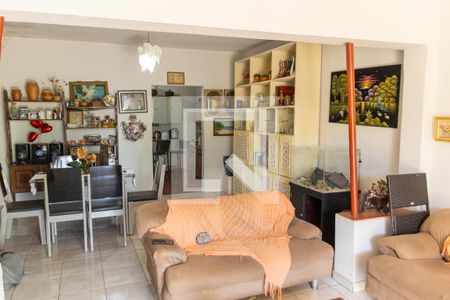 Sala 01 de casa à venda com 4 quartos, 440m² em Leste Vila Nova, Goiânia
