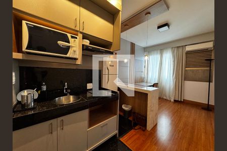 Sala/Cozinha  de apartamento para alugar com 1 quarto, 32m² em Lourdes, Belo Horizonte