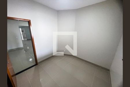 Quarto de casa à venda com 3 quartos, 162m² em Jardim Clarissa, Goiânia