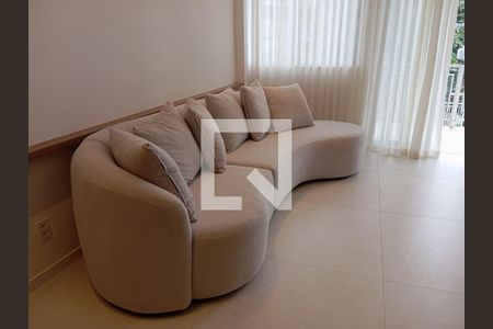Sala de apartamento para alugar com 3 quartos, 121m² em Barra da Tijuca, Rio de Janeiro