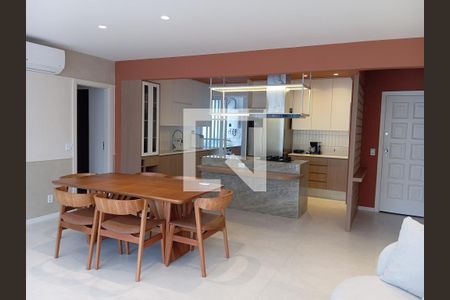 Sala de apartamento para alugar com 3 quartos, 121m² em Barra da Tijuca, Rio de Janeiro