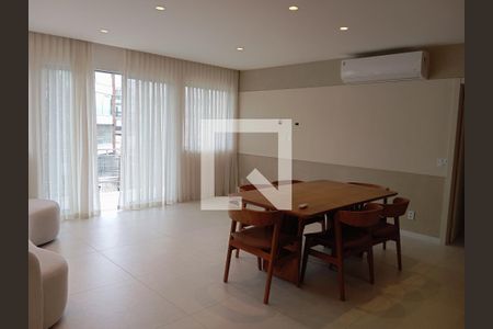 Sala de apartamento para alugar com 3 quartos, 121m² em Barra da Tijuca, Rio de Janeiro