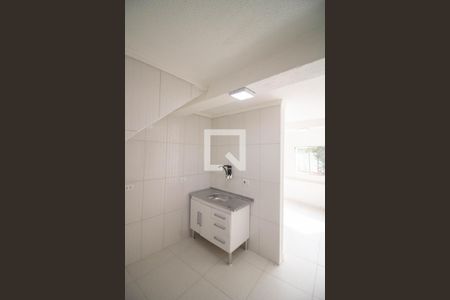 COZINHA E ÁREA DE SERVIÇO de casa para alugar com 1 quarto, 40m² em Parque Peruche, São Paulo