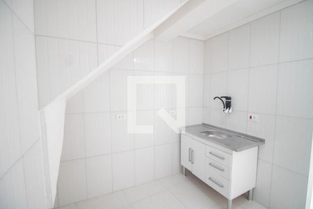 COZINHA E ÁREA DE SERVIÇO de casa para alugar com 1 quarto, 40m² em Parque Peruche, São Paulo