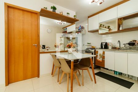 Cozinha e Área de Serviço de apartamento à venda com 2 quartos, 38m² em Vila Constança, São Paulo