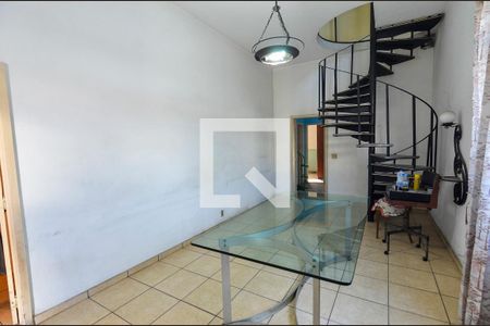 Sala de casa para alugar com 5 quartos, 241m² em Vasco da Gama, Rio de Janeiro