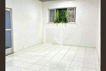 Quarto de casa para alugar com 3 quartos, 150m² em Cascadura, Rio de Janeiro