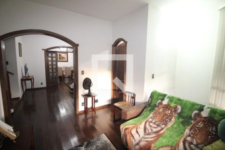 Sala de casa à venda com 6 quartos, 360m² em Camargos, Belo Horizonte