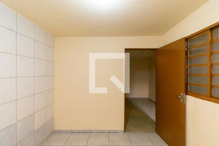 Quarto 1 de casa para alugar com 2 quartos, 40m² em Jardim Nice, São Paulo