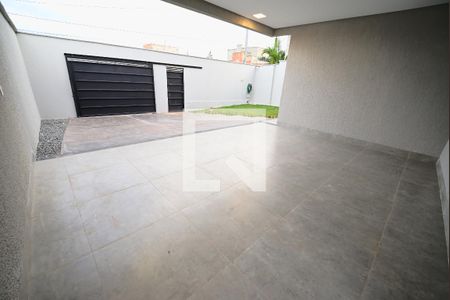 Casa à venda com 3 quartos, 170m² em Garavelo, Goiânia