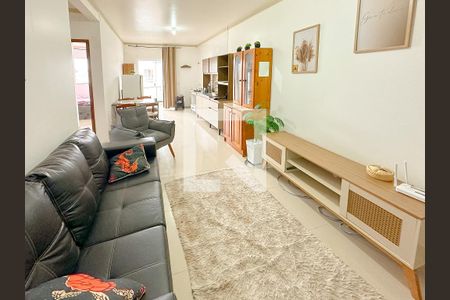 Sala de TV de apartamento para alugar com 2 quartos, 70m² em Ingleses do Rio Vermelho, Florianópolis