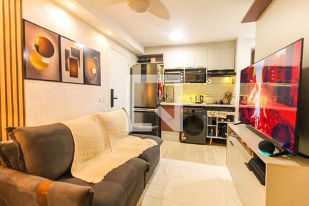 Sala/Cozinha de apartamento à venda com 2 quartos, 31m² em Vila Curuçá Velha, São Paulo