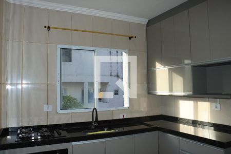 Casa de Condomínio para alugar com 2 quartos, 100m² em Parque Santa Rita de Cassia, Cotia